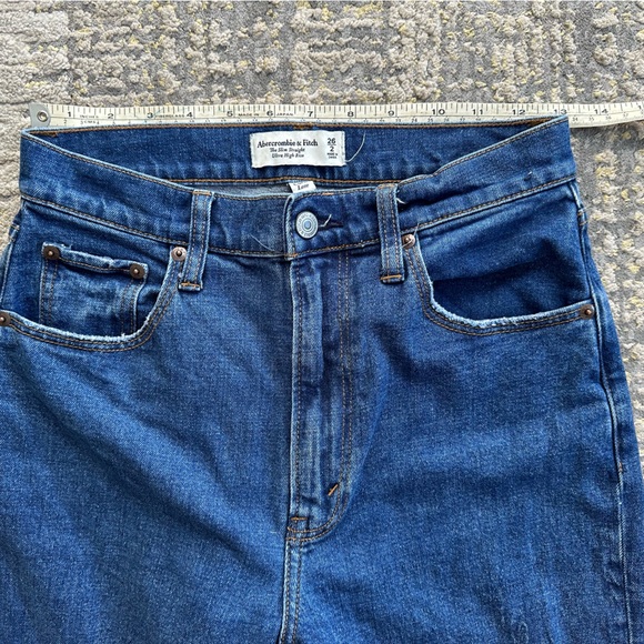 Abercrombie Curve Love Ultra High Rise 90s Slim Straight Jean - Picture 8 of 9